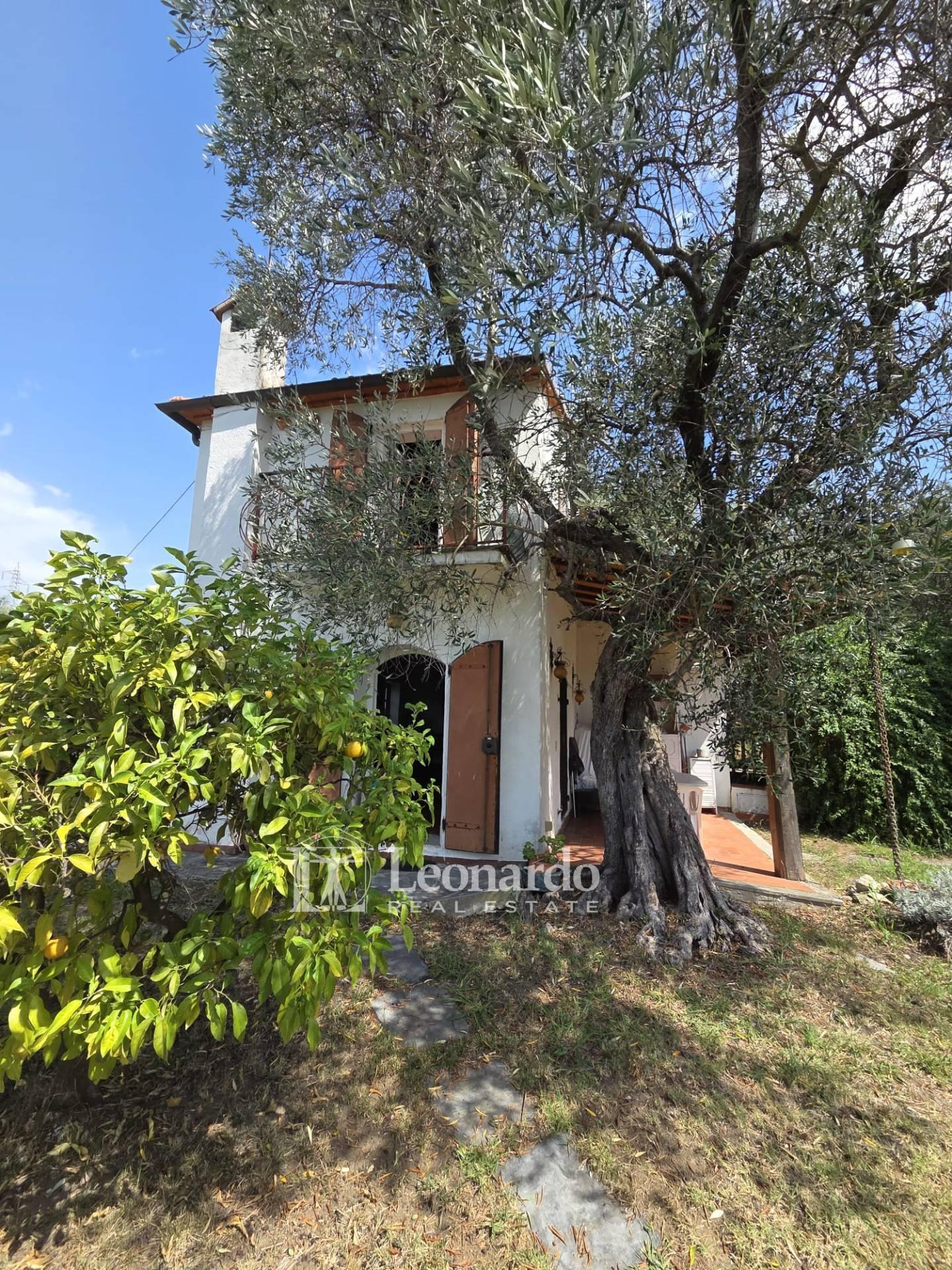 Casa indipendente in Via Canipaletti, Massarosa
