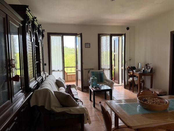 Trilocale in Via Monte Portola, Casina