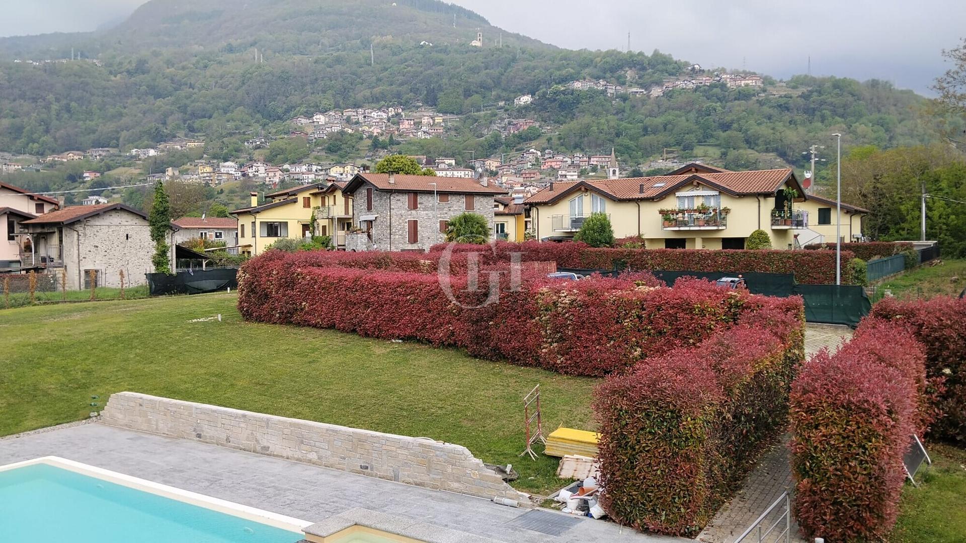 Trilocale, Gravedona ed Uniti