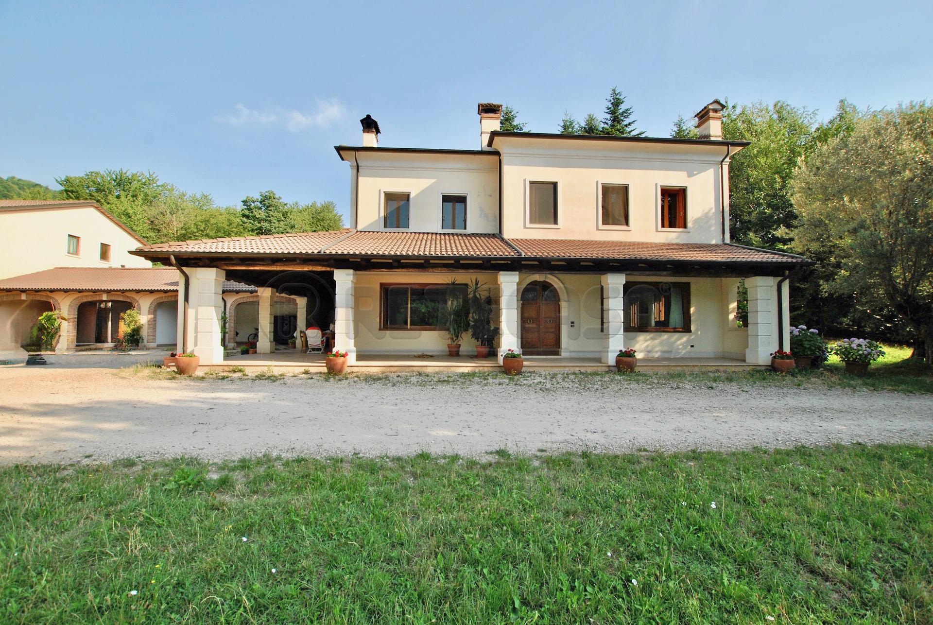 Villa in Via Savegnago 1b, Cornedo Vicentino