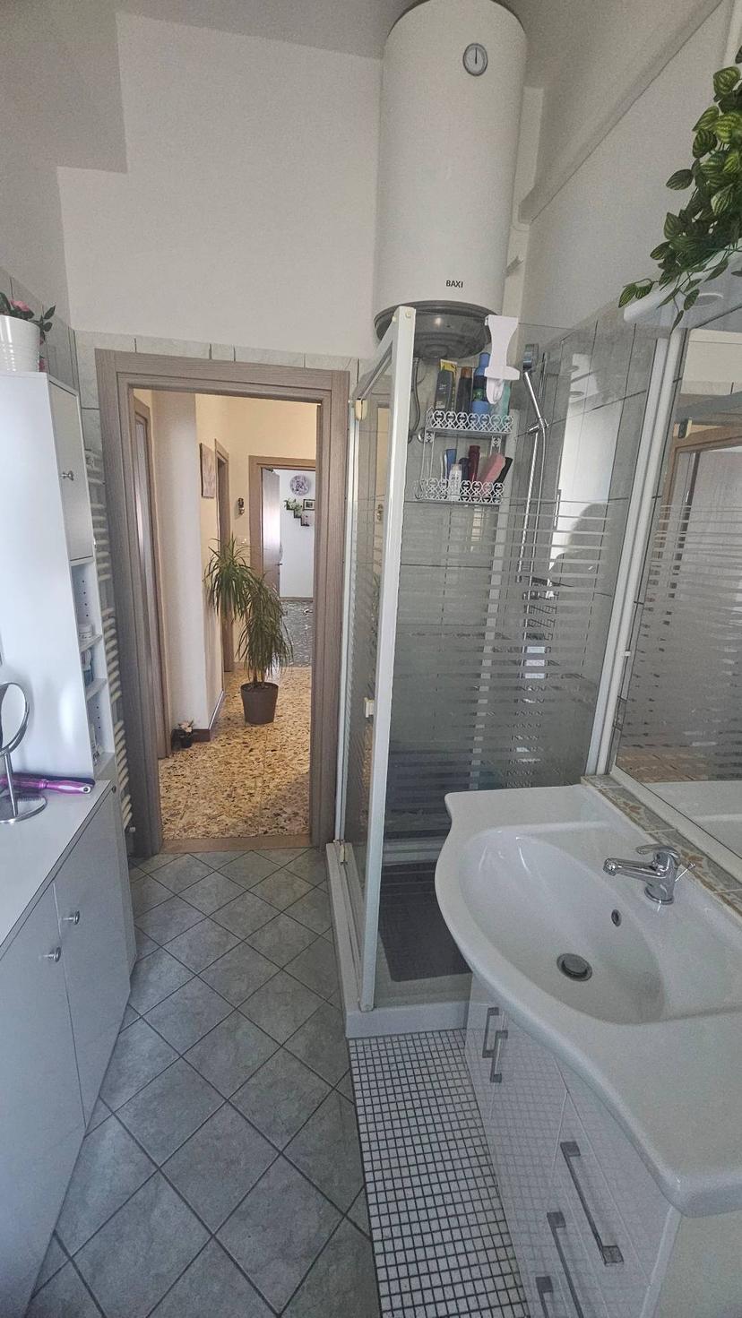 Quadrilocale in Via Magazzini Anteriori 27, Ravenna