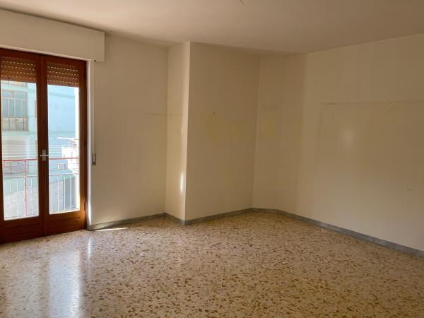Trilocale in Piazzetta Matteo Renato Imbriani, Trani — foto 4 di 5