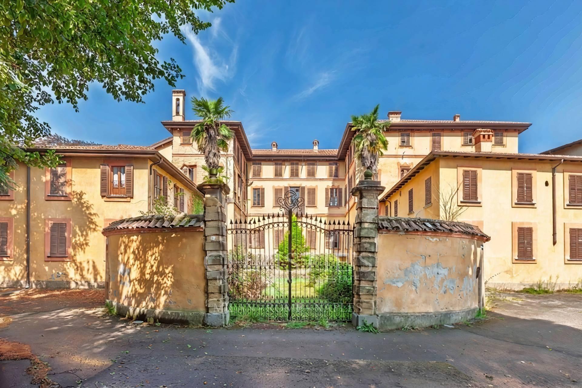 Villa in Via Giuseppe Parini 9, Bulciago