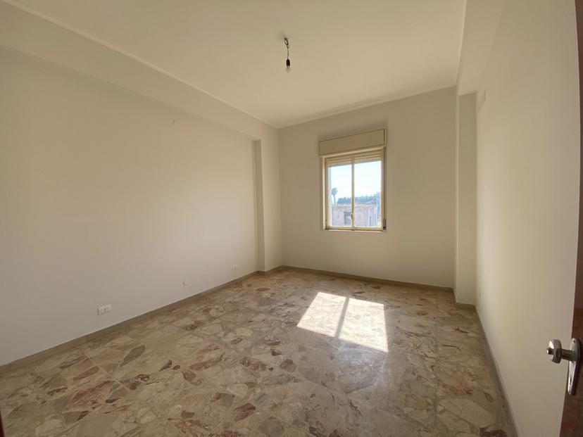Trilocale in Piazza della Pace 15, Reggio di Calabria — foto 4 di 5