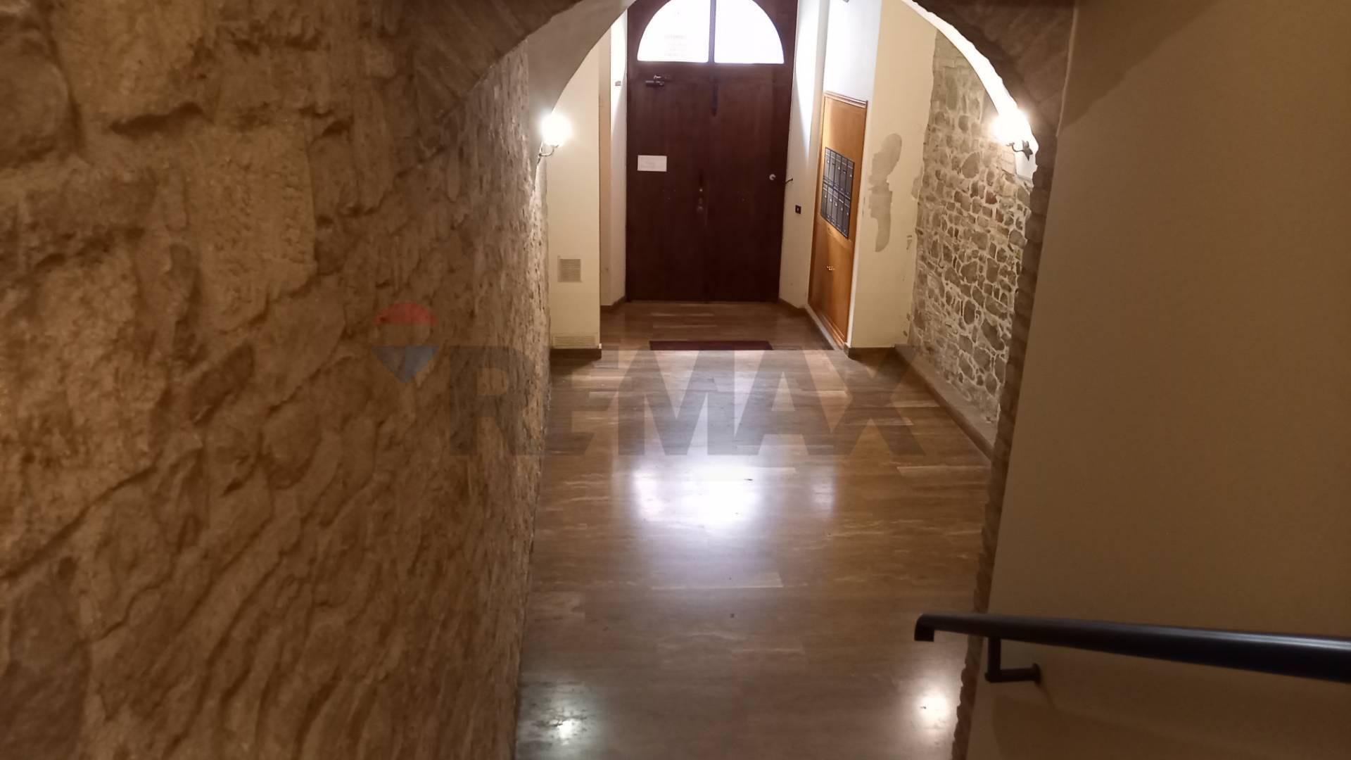 Trilocale, Cingoli