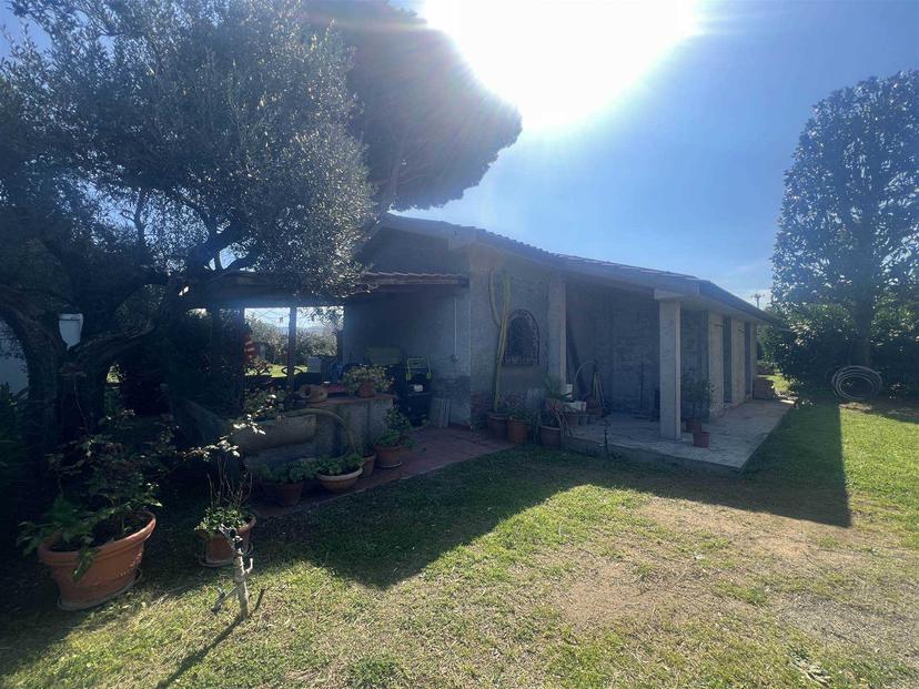 Villa bifamiliare in Via Po, Castagneto Carducci — foto 2 di 5