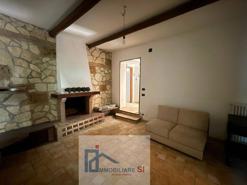 Casa indipendente in Via San Vitale, Benevento