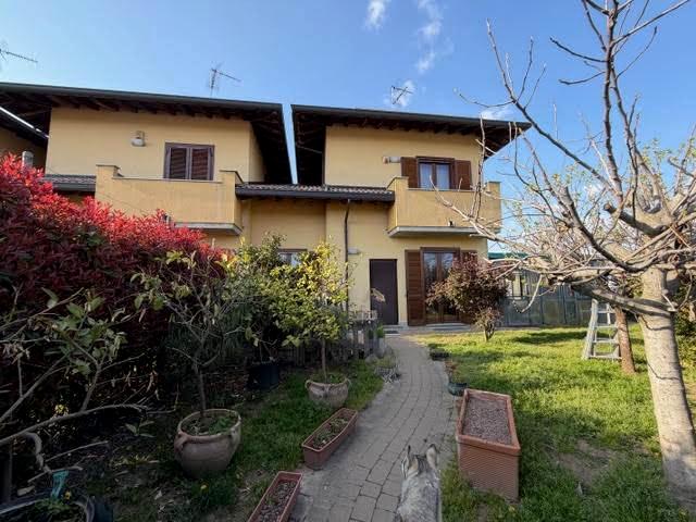 Villa bifamiliare, Cassolnovo