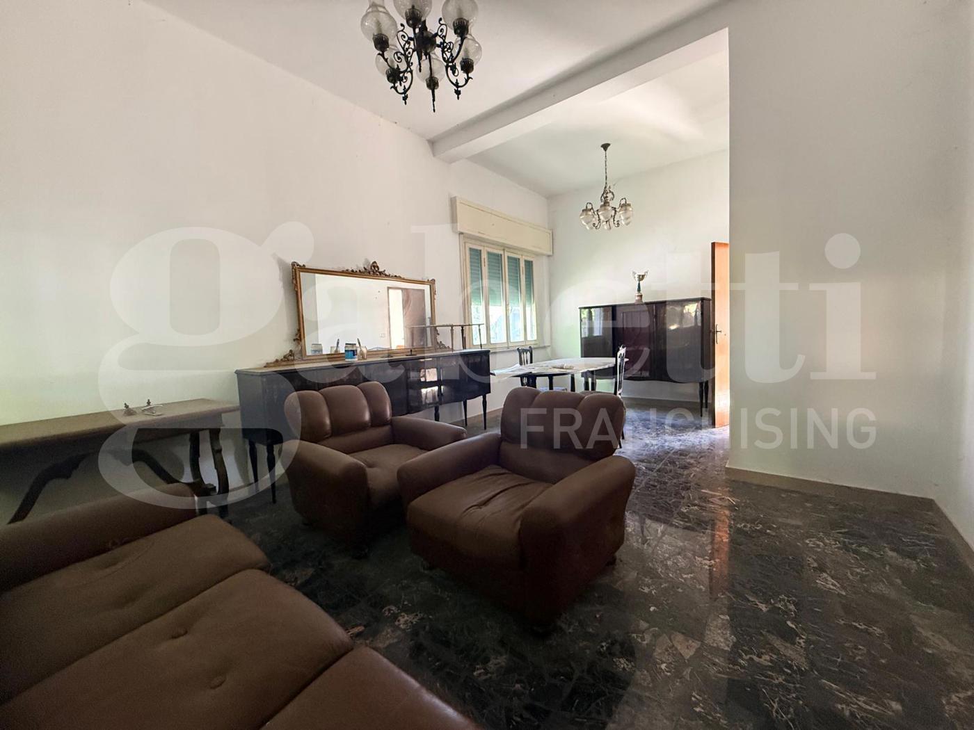 Casa indipendente in Viale della Repubblica   132, Santa Maria a Monte