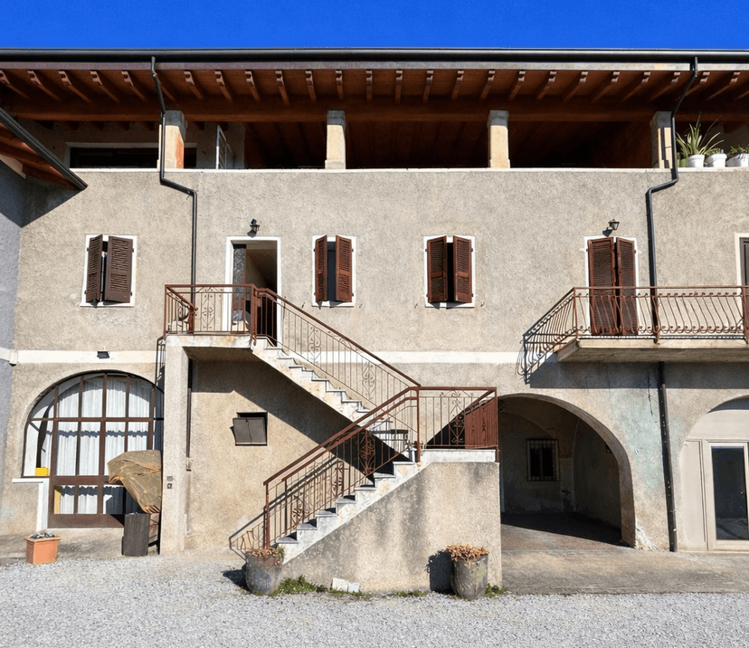 Cascina in Via Indipendenza, Puegnago sul Garda — foto 4 di 5