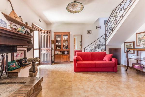 Villa bifamiliare in Via dei Tulipani, Sabaudia — foto 2 di 5