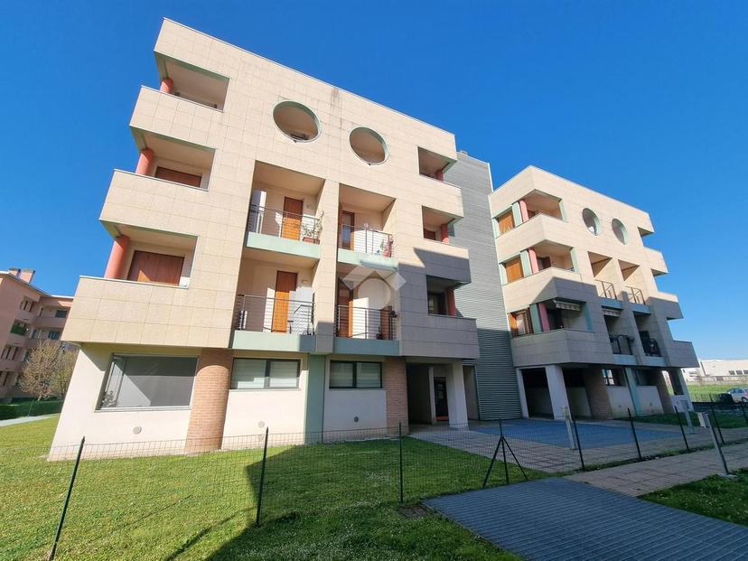 Trilocale in Via Berlinguer 7, Carugate — foto 3 di 5