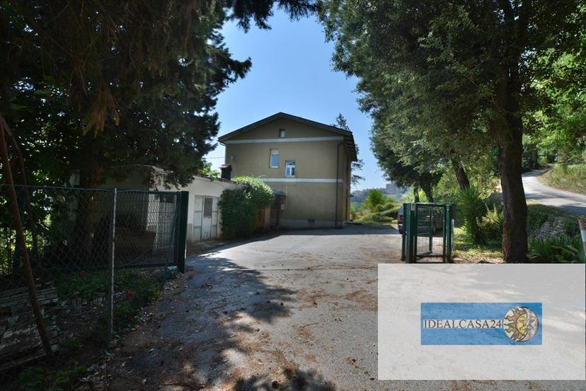 Casa indipendente in C.da Santo Stefano 35, Macerata — foto 2 di 5