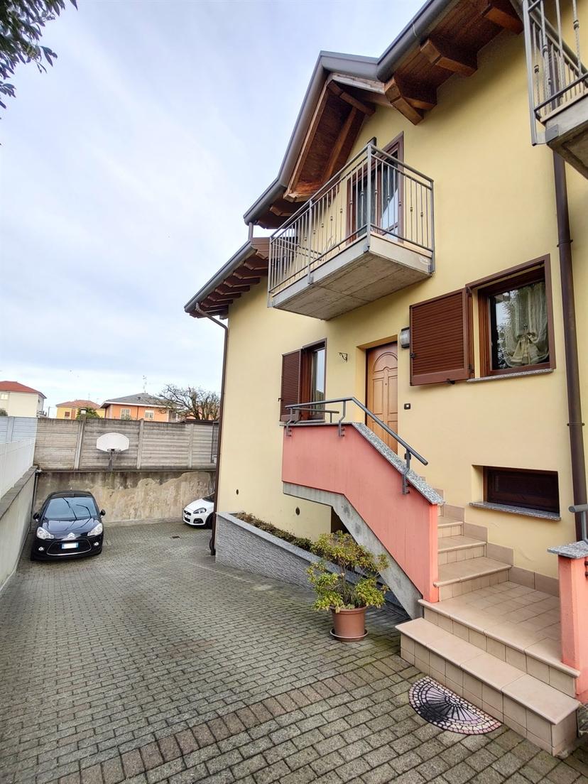 Villa, Cassano Magnago — foto 3 di 5