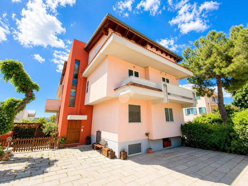 Villa in Traversa Sechini 10, Giulianova — foto 5 di 5