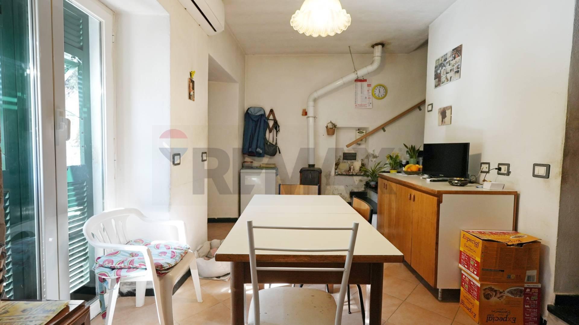 Casa indipendente in Via Terrile 23, Uscio