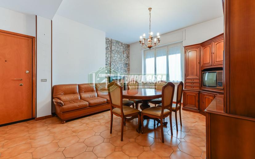 Trilocale in Via Belvedere 13, Bernareggio