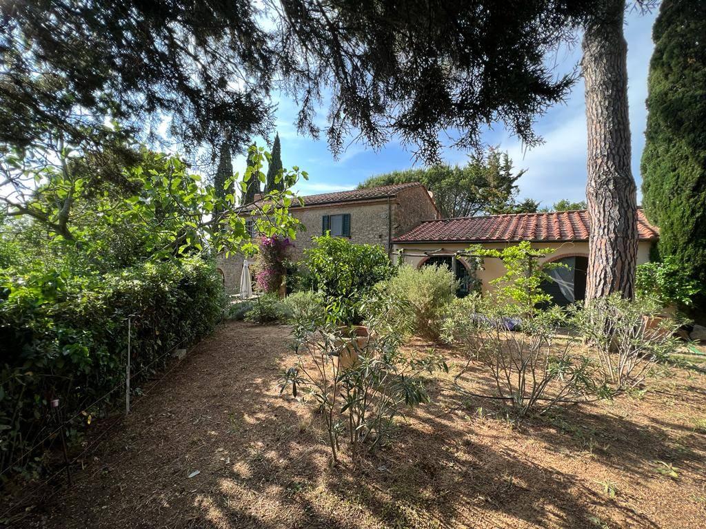 Villa, Guardistallo