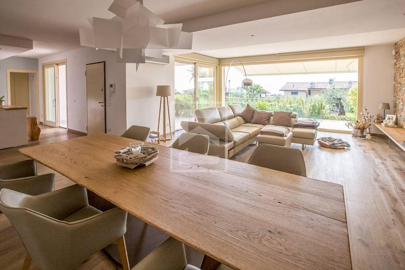 Appartamento in Via Cabasse, Padenghe sul Garda — foto 3 di 5