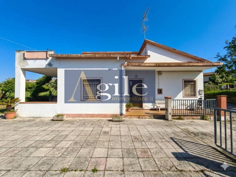 Casa indipendente in Via Giacomo Matteotti, Nereto — foto 4 di 5