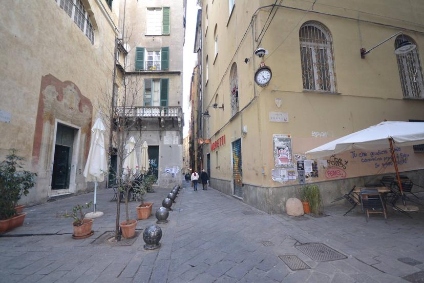 Bilocale in Via San Bernardo 27, Genova