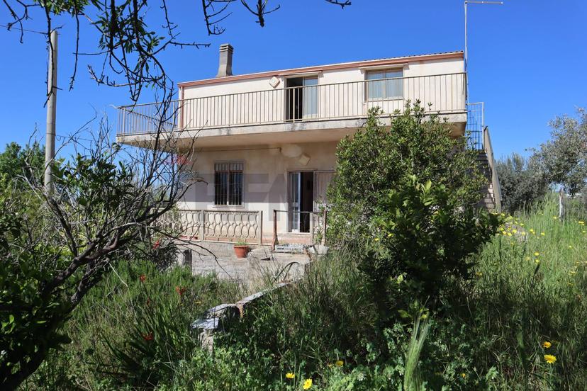 Villa in C.da Roccazzo Snc, Chiaramonte Gulfi — foto 2 di 5