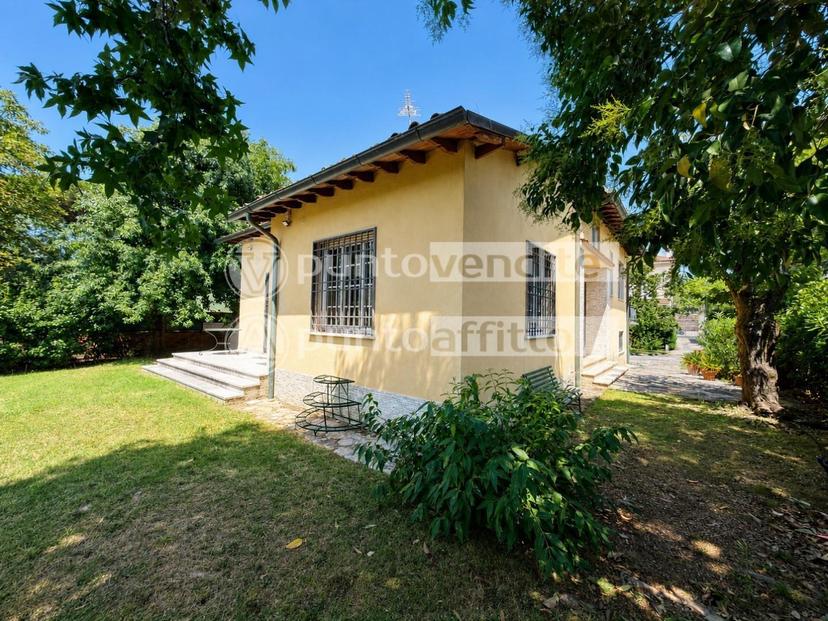 Villa in Le Giuseppe Giusti 633, Lucca