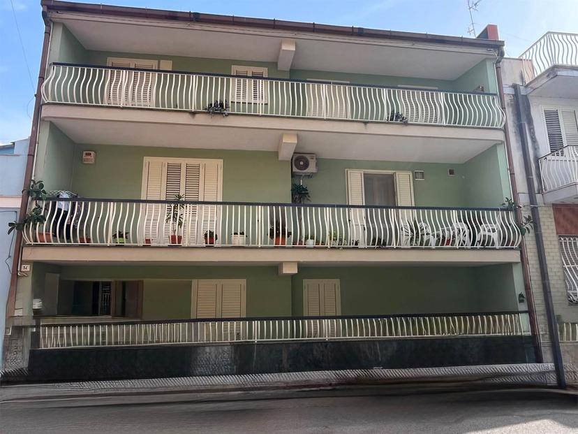 Casa indipendente in Via Lombardia, Pachino