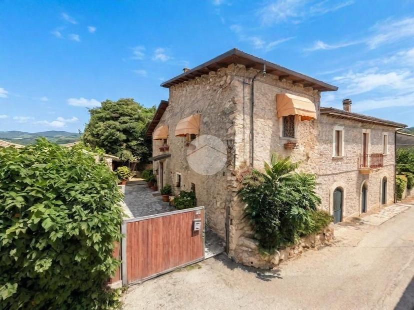 Casa indipendente in Via Ugo De Tiberis 178, Avezzano — foto 5 di 5