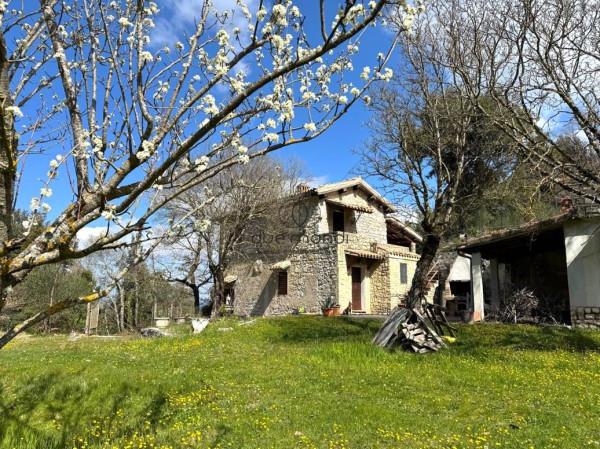 Casale in Località Rubbiano, Spoleto — foto 2 di 5