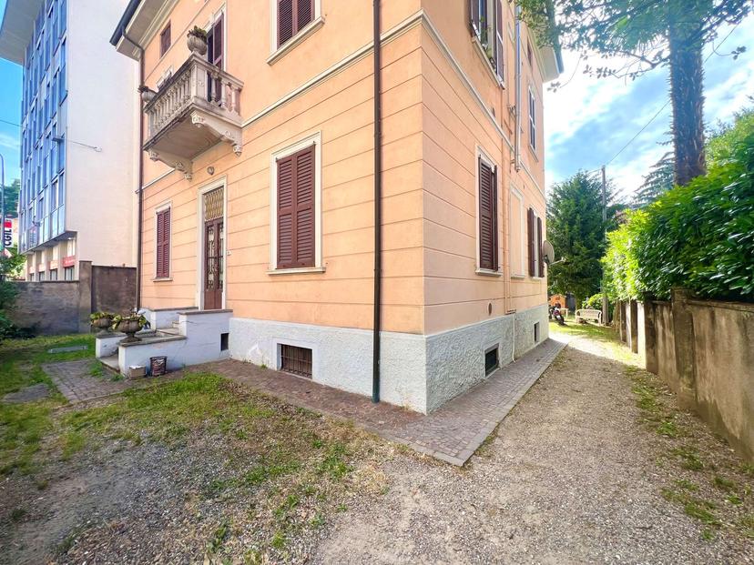 Casa indipendente in Via  Nino Bixio, Varese — foto 2 di 5
