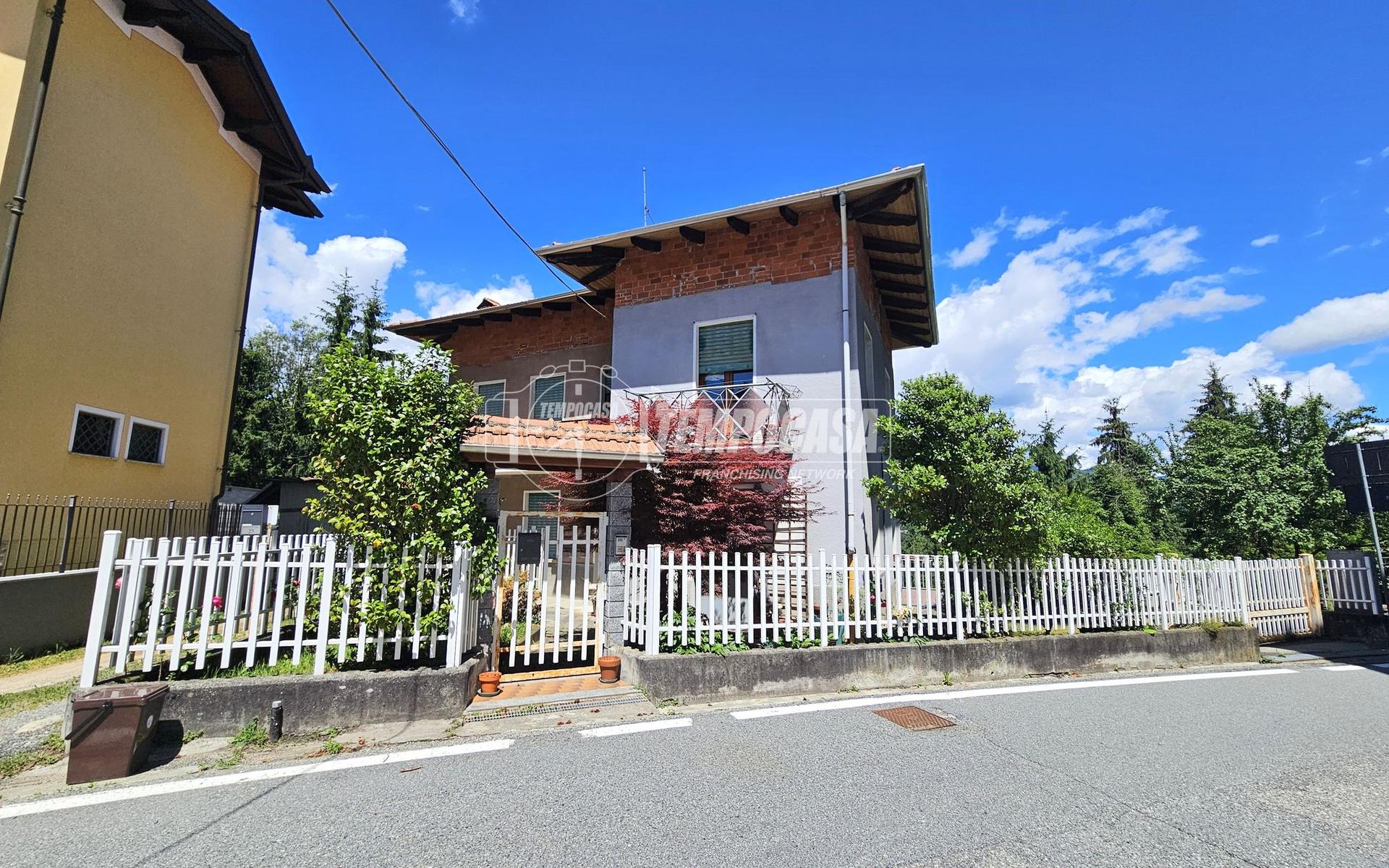 Casa indipendente in Frazione Baltigati, Valdilana