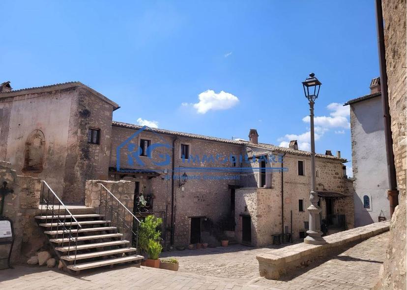Trilocale in P.Zza San Giovanni, Castiglione in Teverina — foto 3 di 5