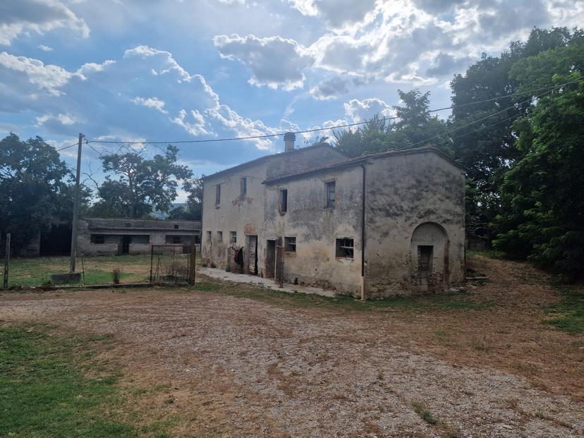 Casale, Lucignano