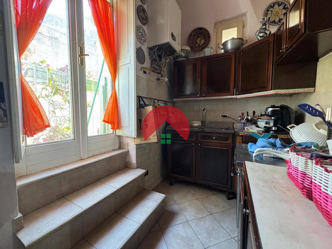 Casa indipendente in Via Fiorentini, Matera