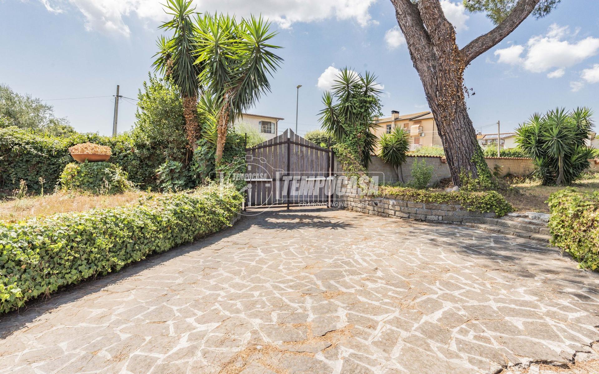 Villa in Via di Ponte Valle Trave, Anguillara Sabazia