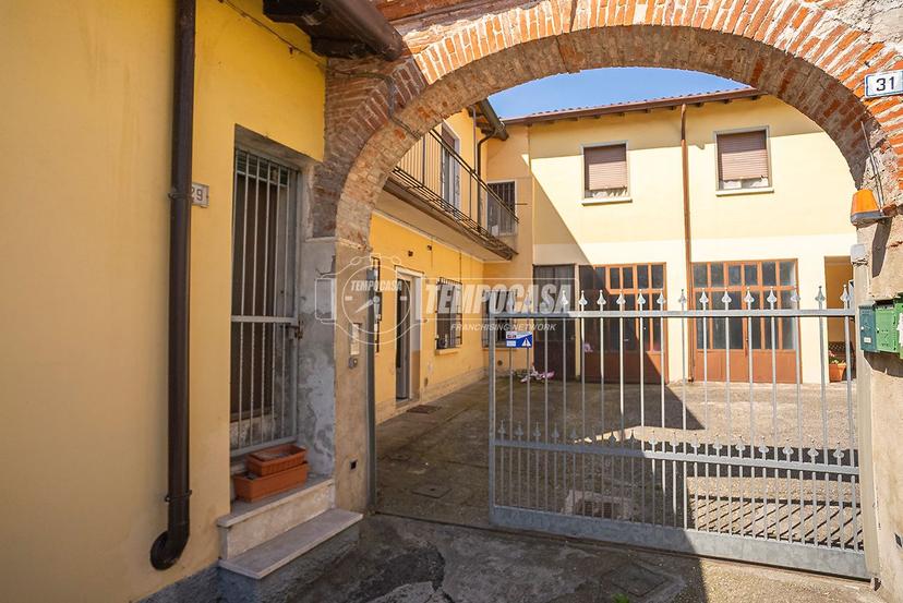 Trilocale in Via Porta Lago 31/a, Castiglione delle Stiviere — foto 3 di 5