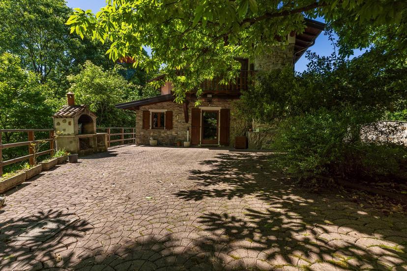 Villa in Via Pandorè, Montegrino Valtravaglia — foto 3 di 5