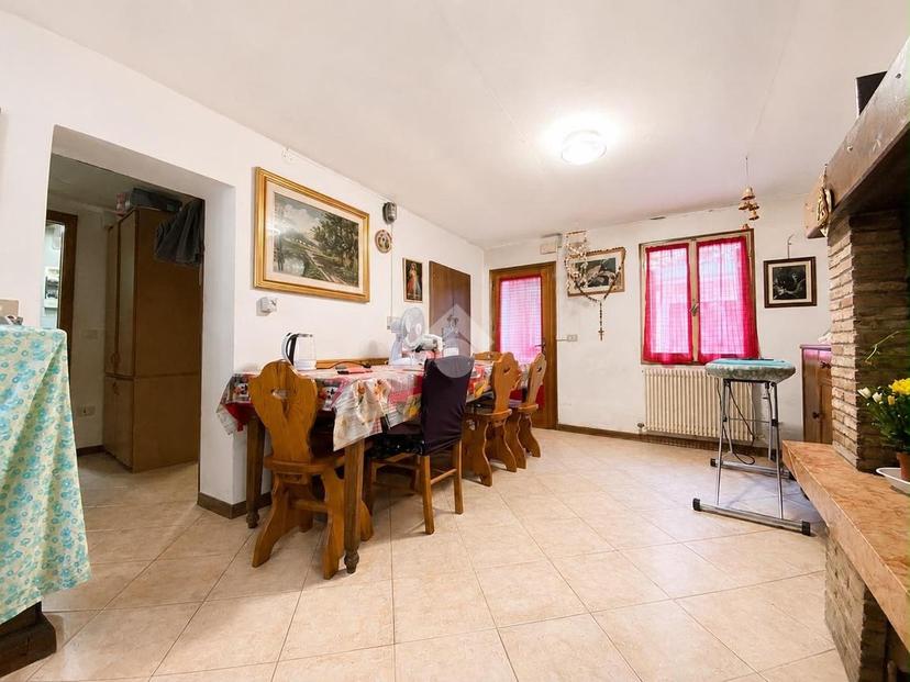Casa indipendente in Via degli Alpini, Castelcucco — foto 3 di 5