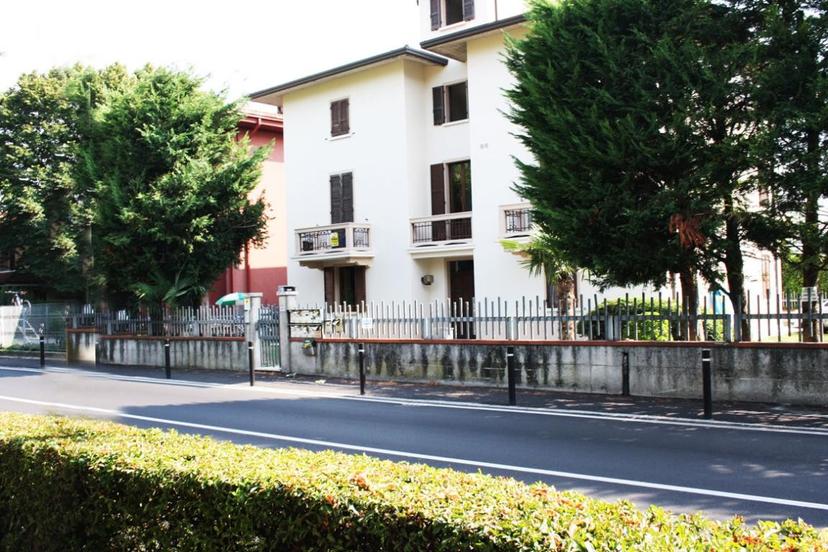 Trilocale in Viale Motta 98, Desenzano del Garda — foto 2 di 5