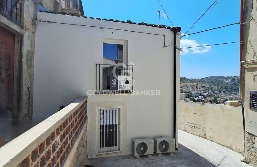 Casa indipendente in Salita Santa Chiara 76 - 78, Modica