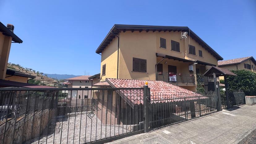 Casa indipendente in San Pietro in Guarano Via Padula Due Forni 64, San Pietro in Guarano — foto 3 di 5