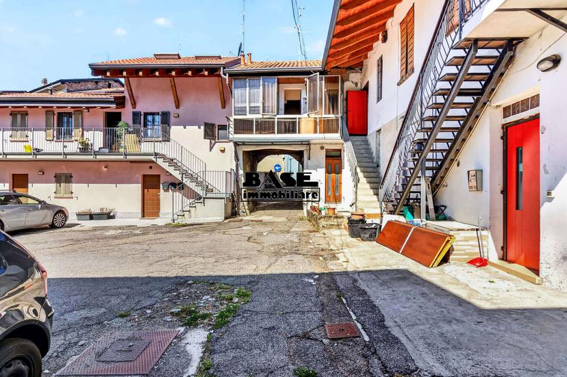 Porzione di casa in Contrada Grande 6, Casnate con Bernate — foto 2 di 5