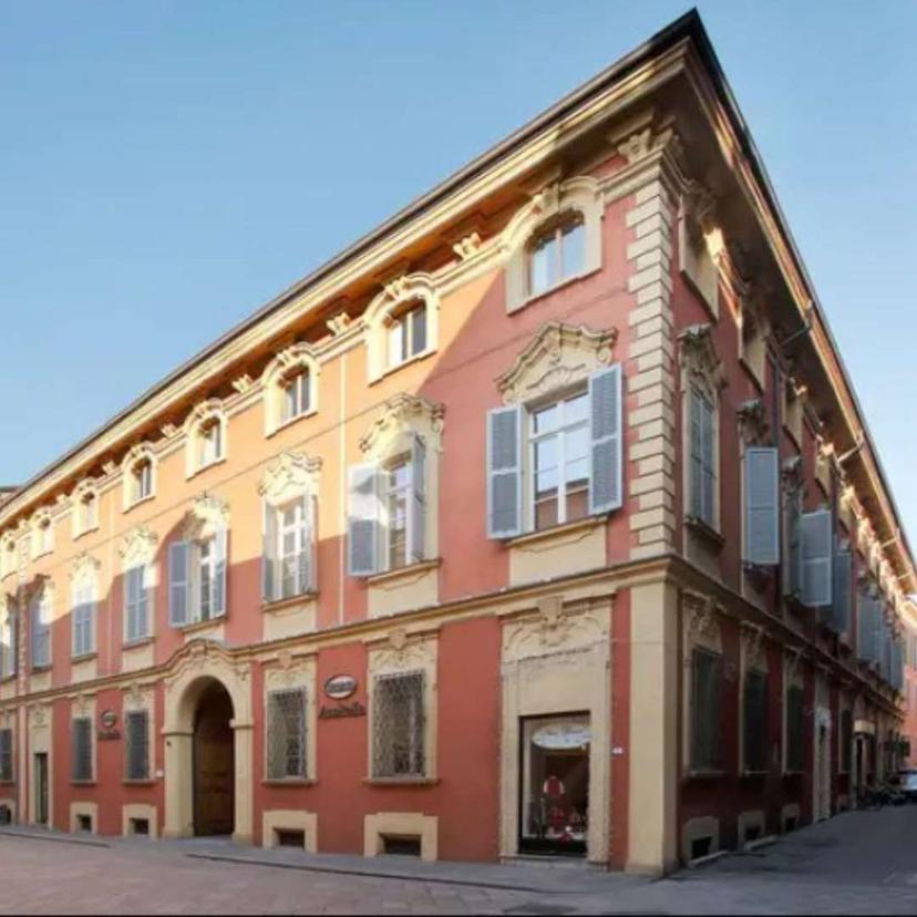 Quadrilocale in Via Emilia Santo Stefano 5, Reggio nell'Emilia