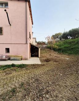 Casa indipendente in Via Roma 3, Giuliano Teatino