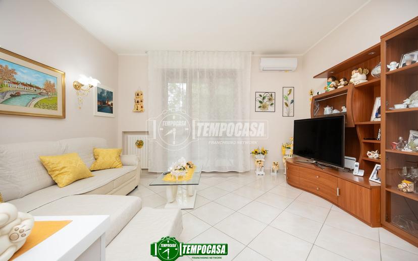 Trilocale in Via Tonale 8, Bellusco — foto 2 di 5