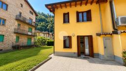 Villa a schiera in Via Cesare Battisti 14, Breno