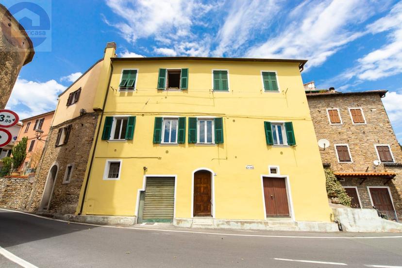 Trilocale in Piazza Milite Ignoto 12, Cipressa — foto 3 di 5