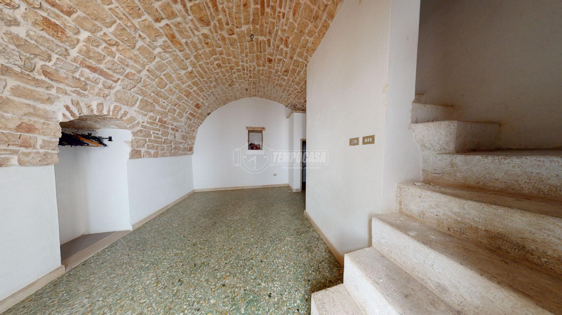 Casa indipendente in Vico d'Addiego, Turi