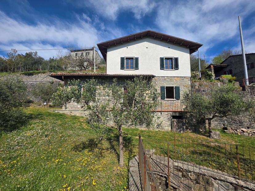 Villa unifamiliare in Via Soccorso, Castiglione di Garfagnana — foto 3 di 5